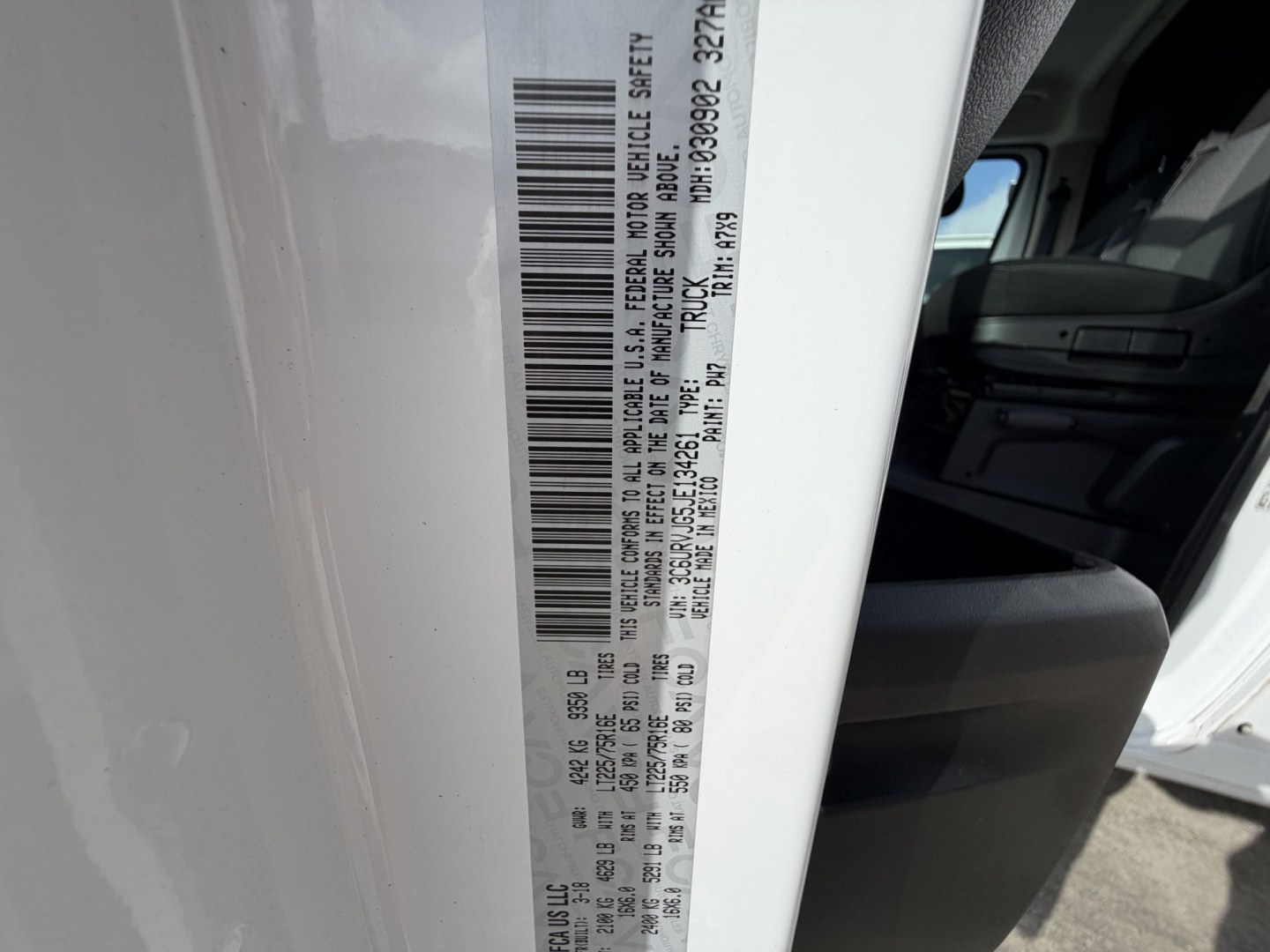 2018 White RAM Promaster 3500 High Roof Tradesman 159-in. WB Ext (3C6URVJG5JE) with an 3.6L V6 engine, 6A transmission, located at 1687 Business 35 S, New Braunfels, TX, 78130, (830) 625-7159, 29.655487, -98.051491- Photo#11