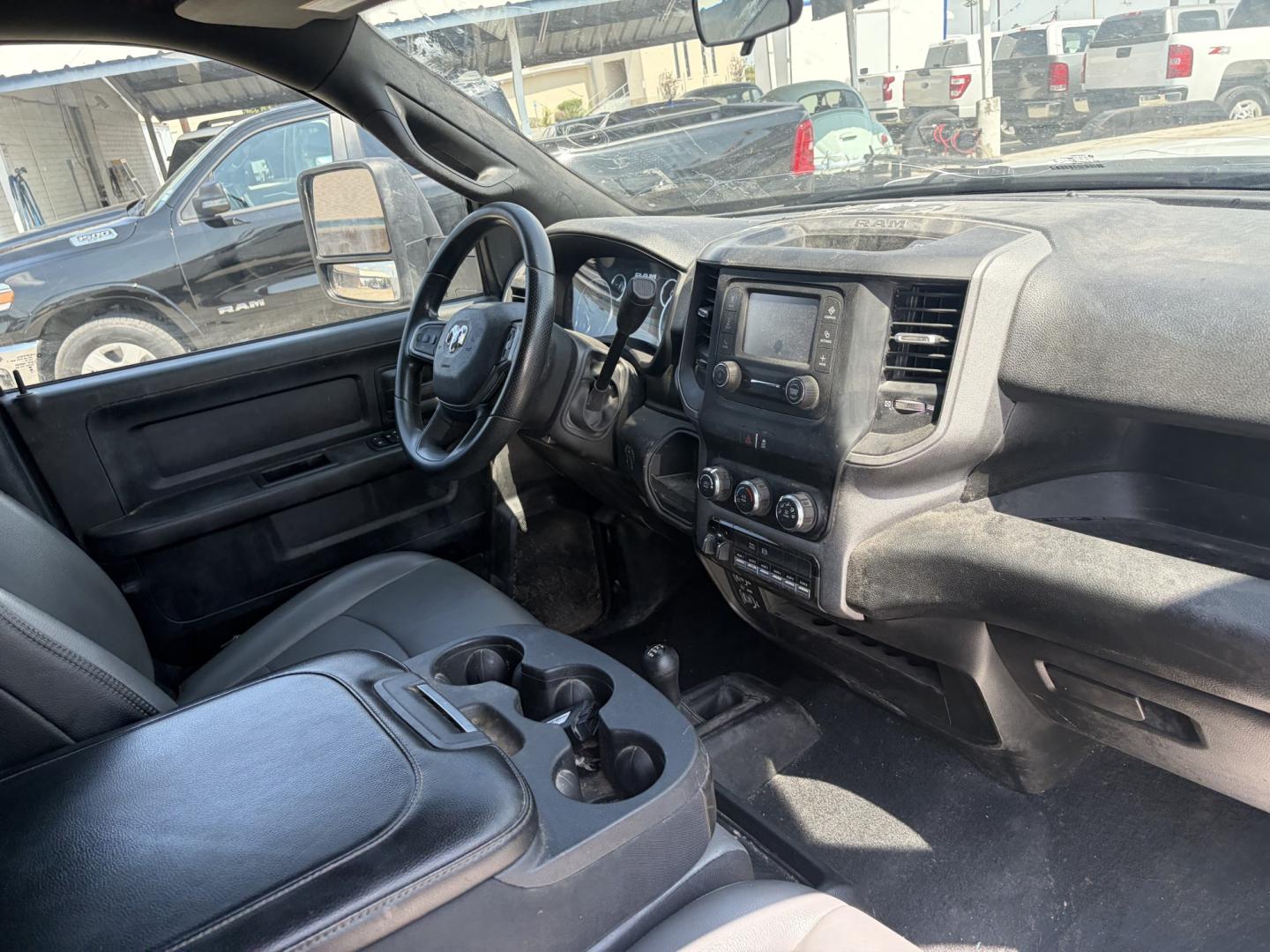 2024 White RAM 3500 Crew Cab 4WD DRW (3C7WRTCL0RG) with an 6.7L L6 OHV 24V TURBO DIESEL engine, 6A transmission, located at 1687 Business 35 S, New Braunfels, TX, 78130, (830) 625-7159, 29.655487, -98.051491- Photo#3