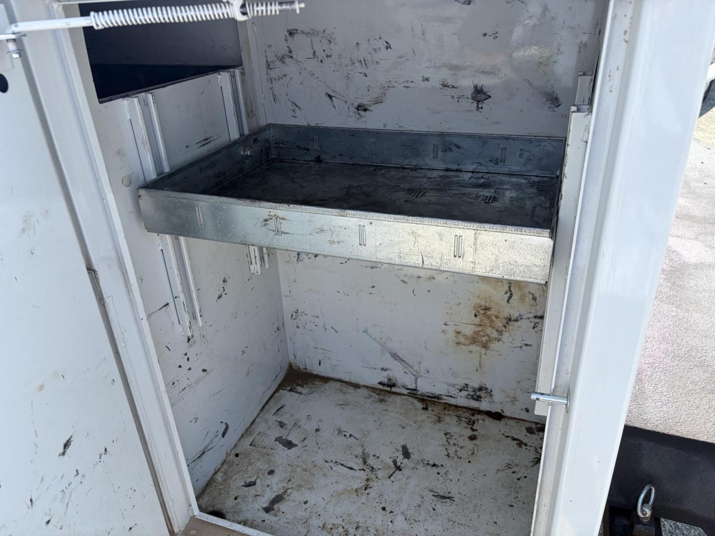 2024 White RAM 3500 Crew Cab 4WD DRW (3C7WRTCL0RG) with an 6.7L L6 OHV 24V TURBO DIESEL engine, 6A transmission, located at 1687 Business 35 S, New Braunfels, TX, 78130, (830) 625-7159, 29.655487, -98.051491- Photo#11