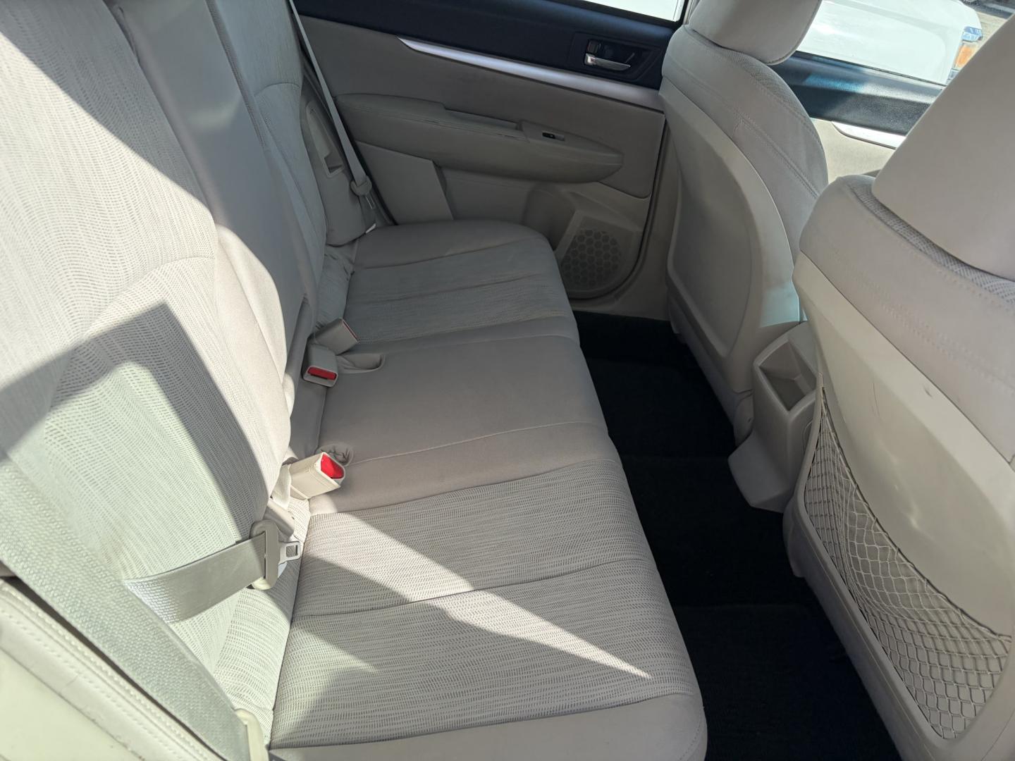 2014 White Subaru Outback 2.5i (4S4BRCAC0E1) with an 2.5L H4 DOHC 16V engine, located at 1687 Business 35 S, New Braunfels, TX, 78130, (830) 625-7159, 29.655487, -98.051491- Photo#4
