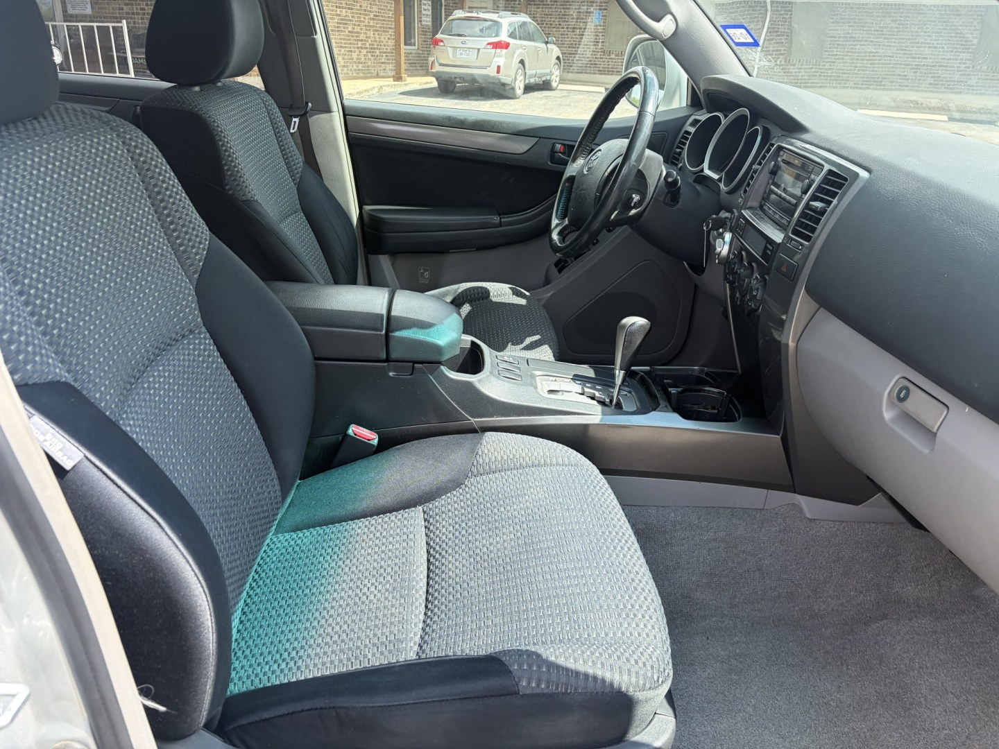 2008 Silver Toyota 4Runner Sport Edition 4WD (JTEBU14R08K) with an 4.0L V6 DOHC 24V engine, 5A OD transmission, located at 1687 Business 35 S, New Braunfels, TX, 78130, (830) 625-7159, 29.655487, -98.051491- Photo#2
