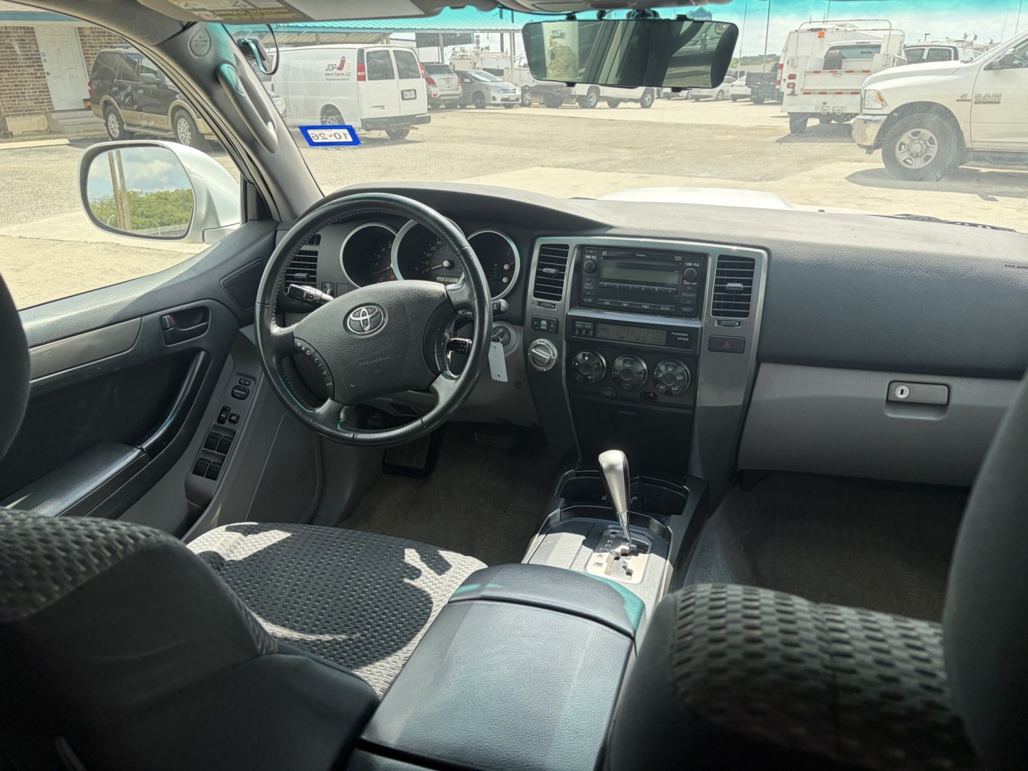 2008 Silver Toyota 4Runner Sport Edition 4WD (JTEBU14R08K) with an 4.0L V6 DOHC 24V engine, 5A OD transmission, located at 1687 Business 35 S, New Braunfels, TX, 78130, (830) 625-7159, 29.655487, -98.051491- Photo#5