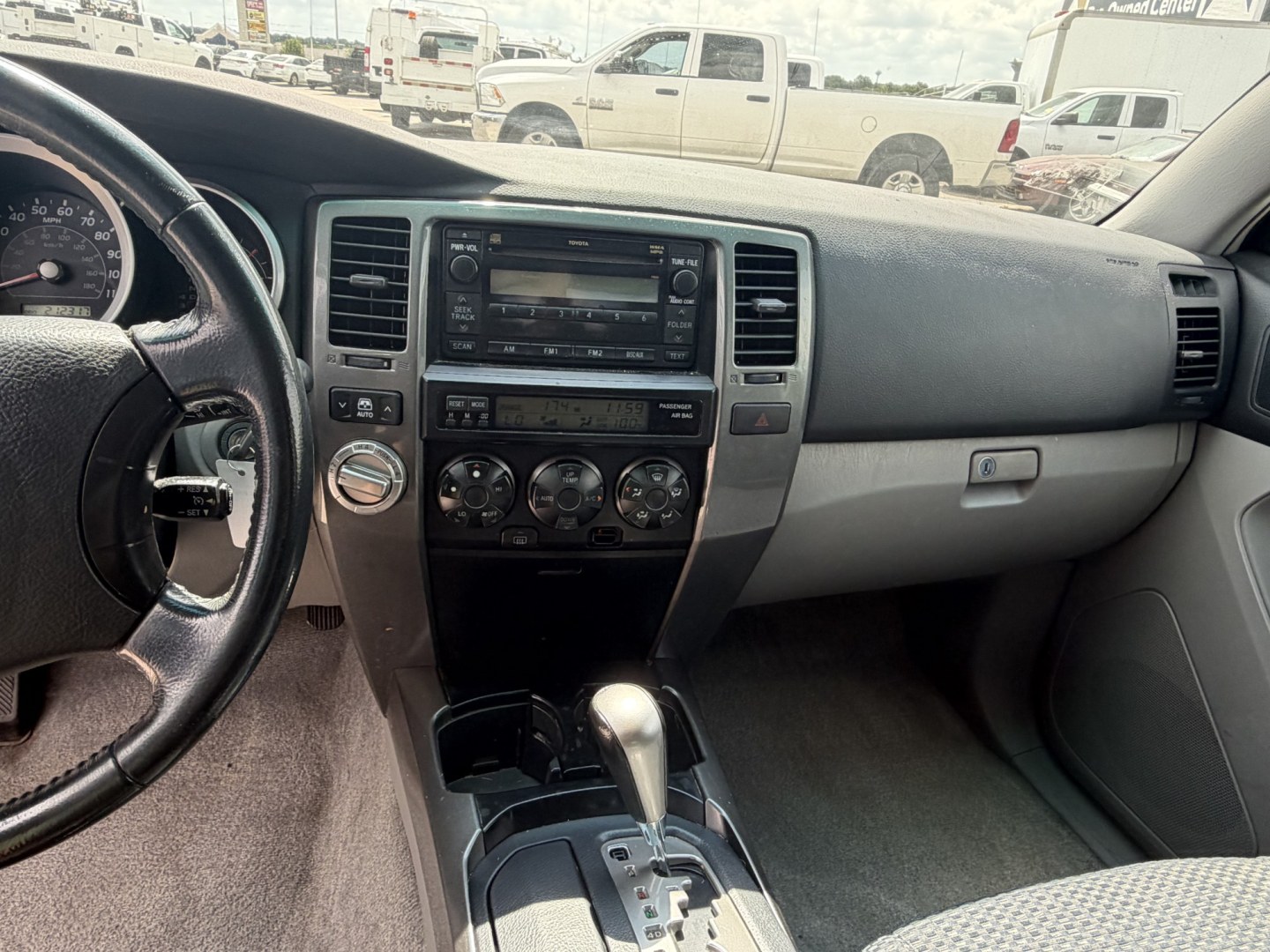 2008 Silver Toyota 4Runner Sport Edition 4WD (JTEBU14R08K) with an 4.0L V6 DOHC 24V engine, 5A OD transmission, located at 1687 Business 35 S, New Braunfels, TX, 78130, (830) 625-7159, 29.655487, -98.051491- Photo#12