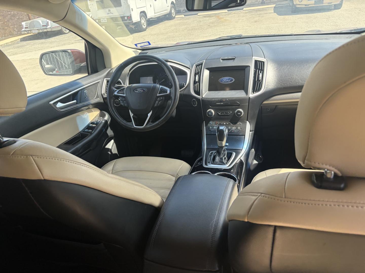 2016 Red Ford Edge SEL FWD (2FMPK3J83GB) with an 3.5L V6 DOHC 24V engine, 6A transmission, located at 1687 Business 35 S, New Braunfels, TX, 78130, (830) 625-7159, 29.655487, -98.051491- Photo#5
