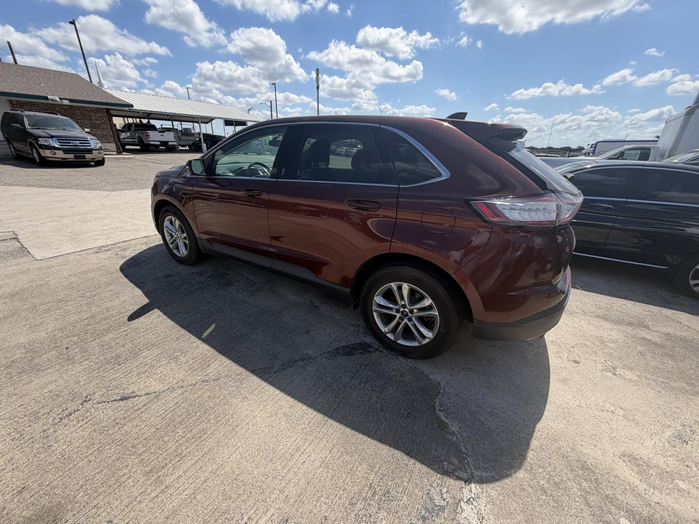 2016 Red Ford Edge SEL FWD (2FMPK3J83GB) with an 3.5L V6 DOHC 24V engine, 6A transmission, located at 1687 Business 35 S, New Braunfels, TX, 78130, (830) 625-7159, 29.655487, -98.051491- Photo#7