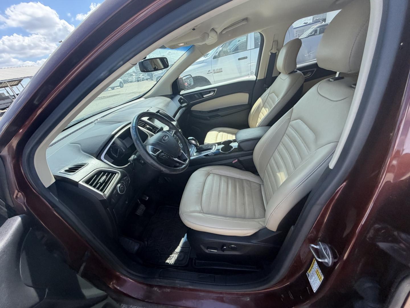2016 Red Ford Edge SEL FWD (2FMPK3J83GB) with an 3.5L V6 DOHC 24V engine, 6A transmission, located at 1687 Business 35 S, New Braunfels, TX, 78130, (830) 625-7159, 29.655487, -98.051491- Photo#10