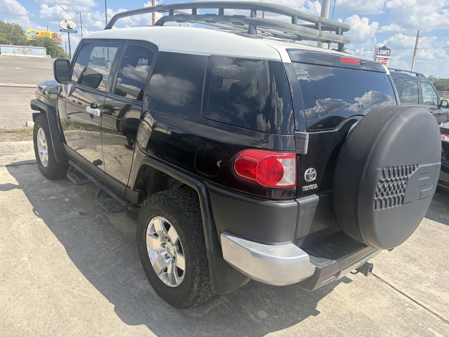 2007 Black Toyota FJ Cruiser 4WD AT (JTEBU11F870) with an 3.4L V6 DOHC 24V engine, 5A OD transmission, located at 1687 Business 35 S, New Braunfels, TX, 78130, (830) 625-7159, 29.655487, -98.051491- Photo#6