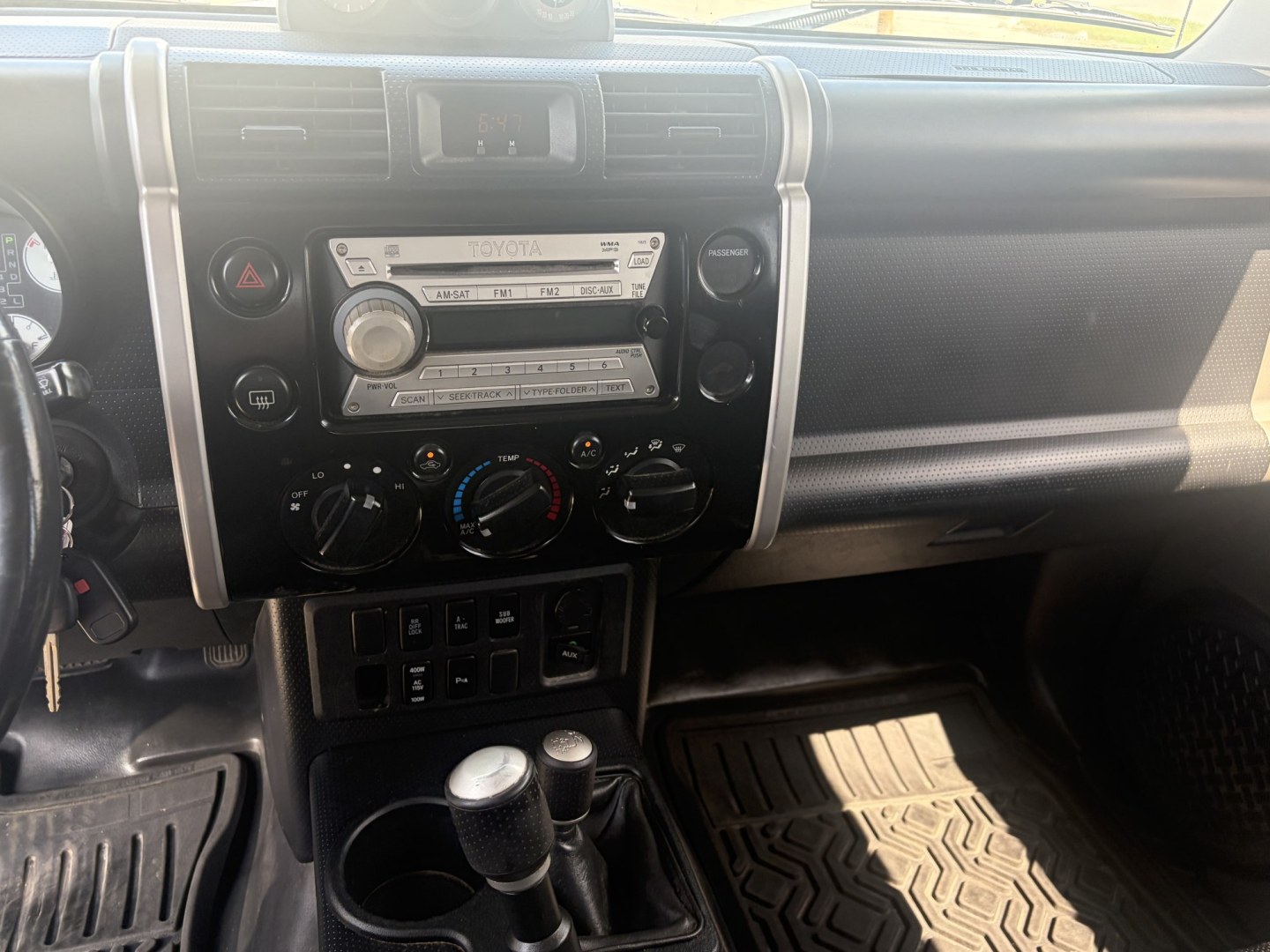 2007 Black Toyota FJ Cruiser 4WD AT (JTEBU11F870) with an 3.4L V6 DOHC 24V engine, 5A OD transmission, located at 1687 Business 35 S, New Braunfels, TX, 78130, (830) 625-7159, 29.655487, -98.051491- Photo#9