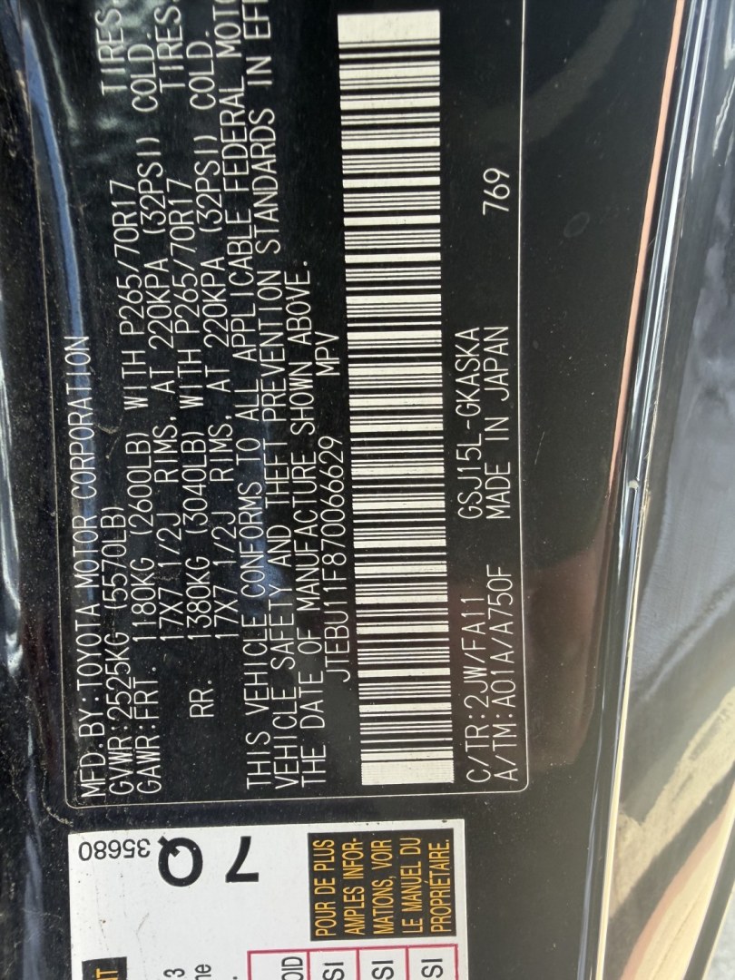 2007 Black Toyota FJ Cruiser 4WD AT (JTEBU11F870) with an 3.4L V6 DOHC 24V engine, 5A OD transmission, located at 1687 Business 35 S, New Braunfels, TX, 78130, (830) 625-7159, 29.655487, -98.051491- Photo#12