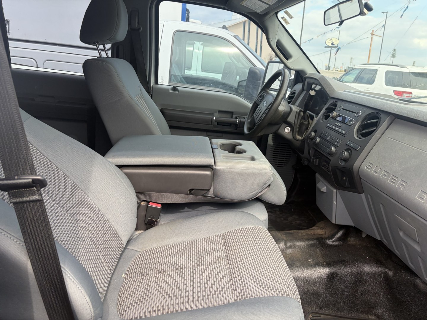2013 Silver Ford F-350 SD XL Crew Cab 4WD (1FT8W3BT0DE) with an 6.7L V8 OHV 16V DIESEL engine, 6-Speed Automatic transmission, located at 1687 Business 35 S, New Braunfels, TX, 78130, (830) 625-7159, 29.655487, -98.051491- Photo#2
