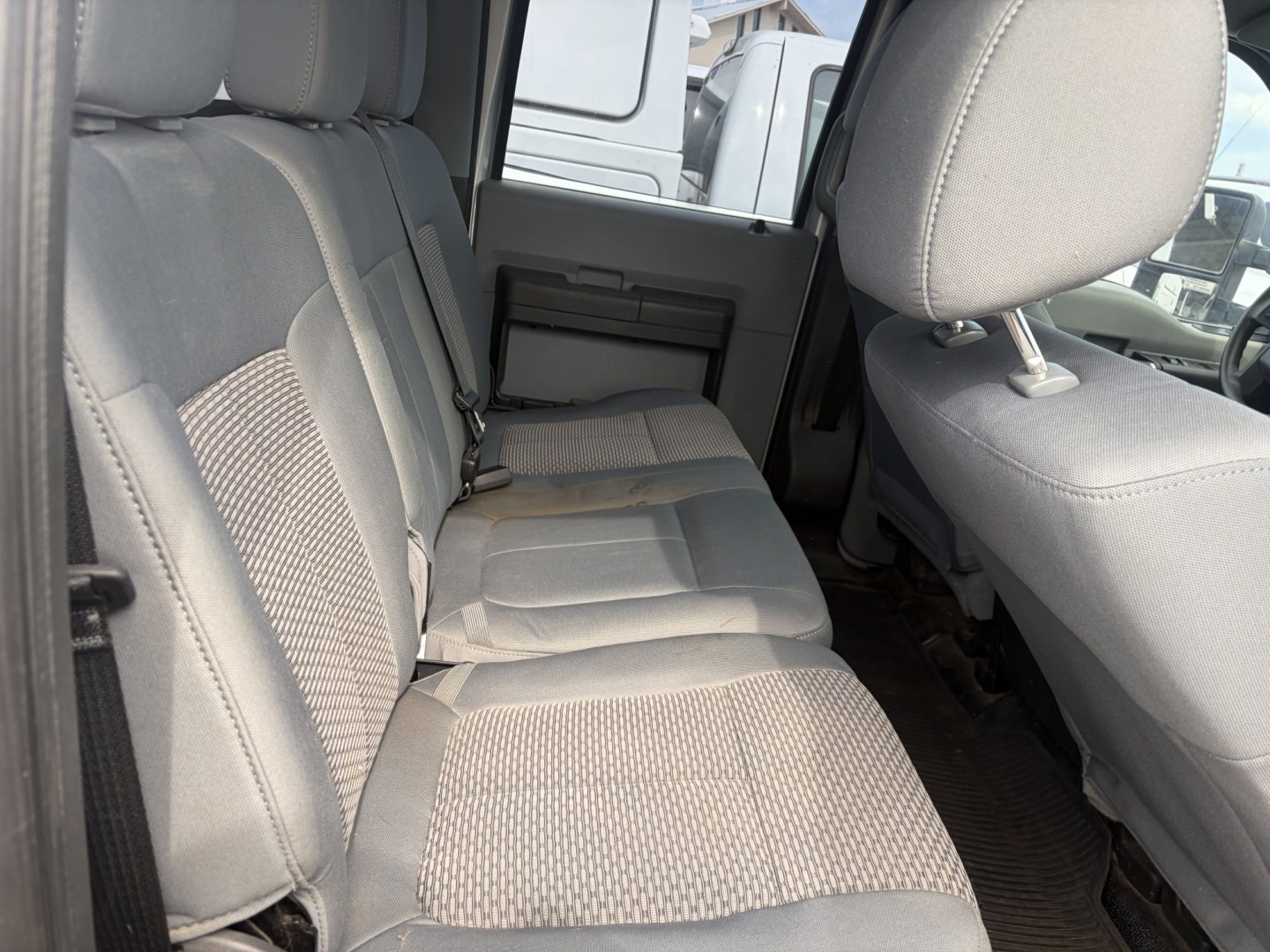 2013 Silver Ford F-350 SD XL Crew Cab 4WD (1FT8W3BT0DE) with an 6.7L V8 OHV 16V DIESEL engine, 6-Speed Automatic transmission, located at 1687 Business 35 S, New Braunfels, TX, 78130, (830) 625-7159, 29.655487, -98.051491- Photo#4