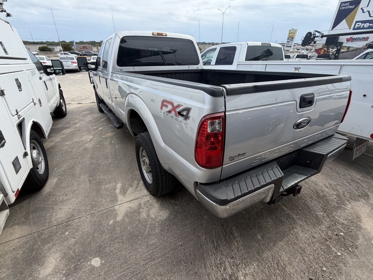 2013 Silver Ford F-350 SD XL Crew Cab 4WD (1FT8W3BT0DE) with an 6.7L V8 OHV 16V DIESEL engine, 6-Speed Automatic transmission, located at 1687 Business 35 S, New Braunfels, TX, 78130, (830) 625-7159, 29.655487, -98.051491- Photo#7
