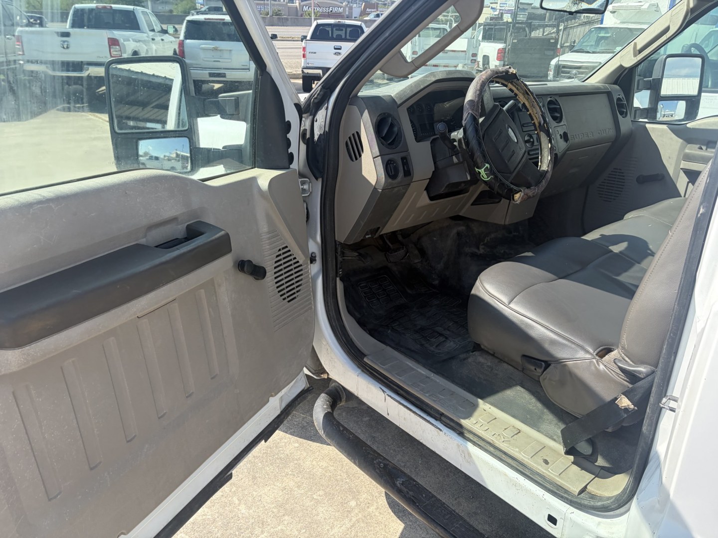 2010 White Ford F-350 SD XL 2WD (1FTWF3A57AE) with an 5.4L V8 SOHC 24V engine, located at 1687 Business 35 S, New Braunfels, TX, 78130, (830) 625-7159, 29.655487, -98.051491- Photo#8