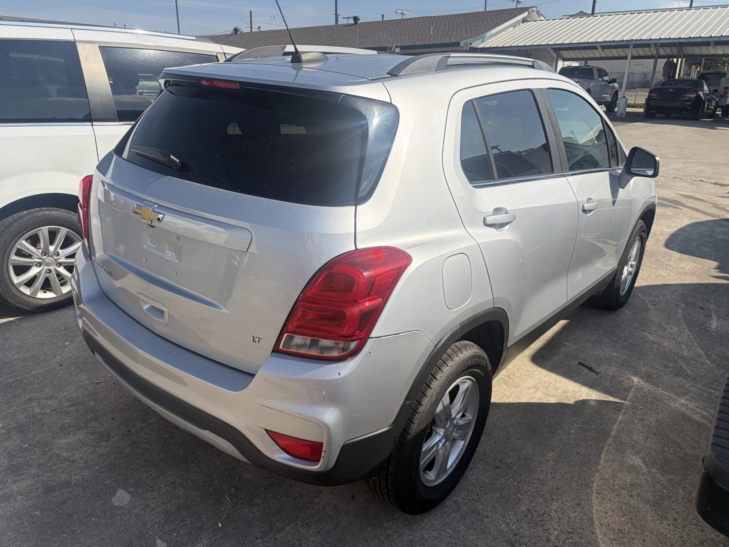 2017 Silver Chevrolet Trax LT AWD (3GNCJPSB6HL) with an 1.4L L4 DOHC 16V engine, 6A transmission, located at 1687 Business 35 S, New Braunfels, TX, 78130, (830) 625-7159, 29.655487, -98.051491- Photo#6