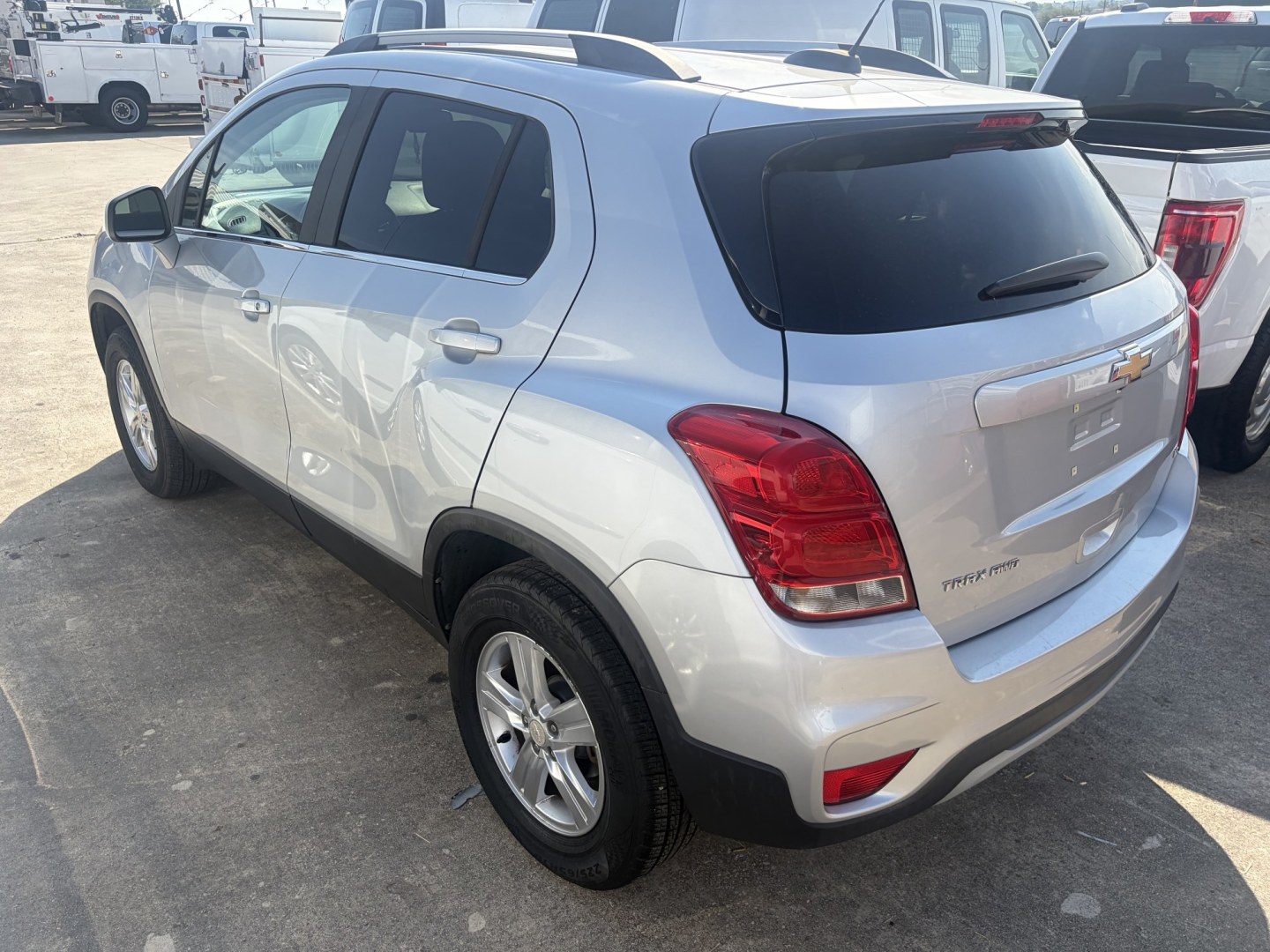 2017 Silver Chevrolet Trax LT AWD (3GNCJPSB6HL) with an 1.4L L4 DOHC 16V engine, 6A transmission, located at 1687 Business 35 S, New Braunfels, TX, 78130, (830) 625-7159, 29.655487, -98.051491- Photo#7