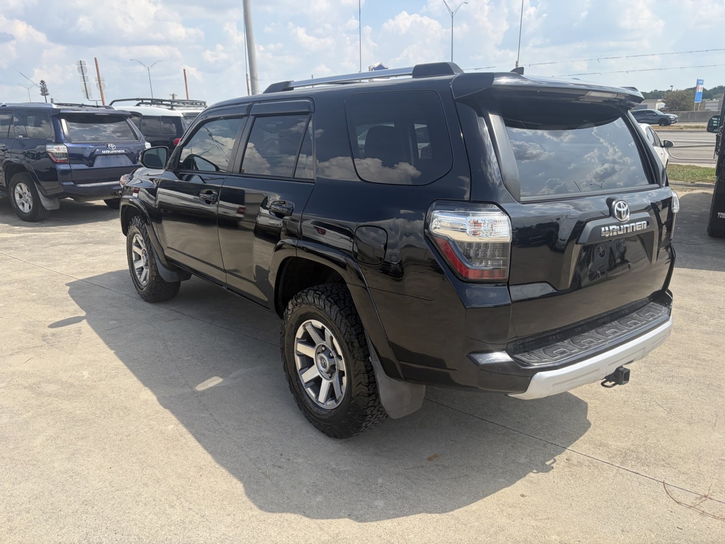 2016 Black Toyota 4Runner TRAIL EDITION SR5 4WD (JTEBU5JRXG5) with an 4.0L V6 DOHC 24V engine, 5A transmission, located at 1687 Business 35 S, New Braunfels, TX, 78130, (830) 625-7159, 29.655487, -98.051491- Photo#8