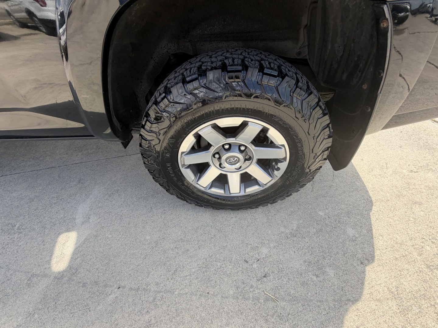 2016 Black Toyota 4Runner TRAIL EDITION SR5 4WD (JTEBU5JRXG5) with an 4.0L V6 DOHC 24V engine, 5A transmission, located at 1687 Business 35 S, New Braunfels, TX, 78130, (830) 625-7159, 29.655487, -98.051491- Photo#17