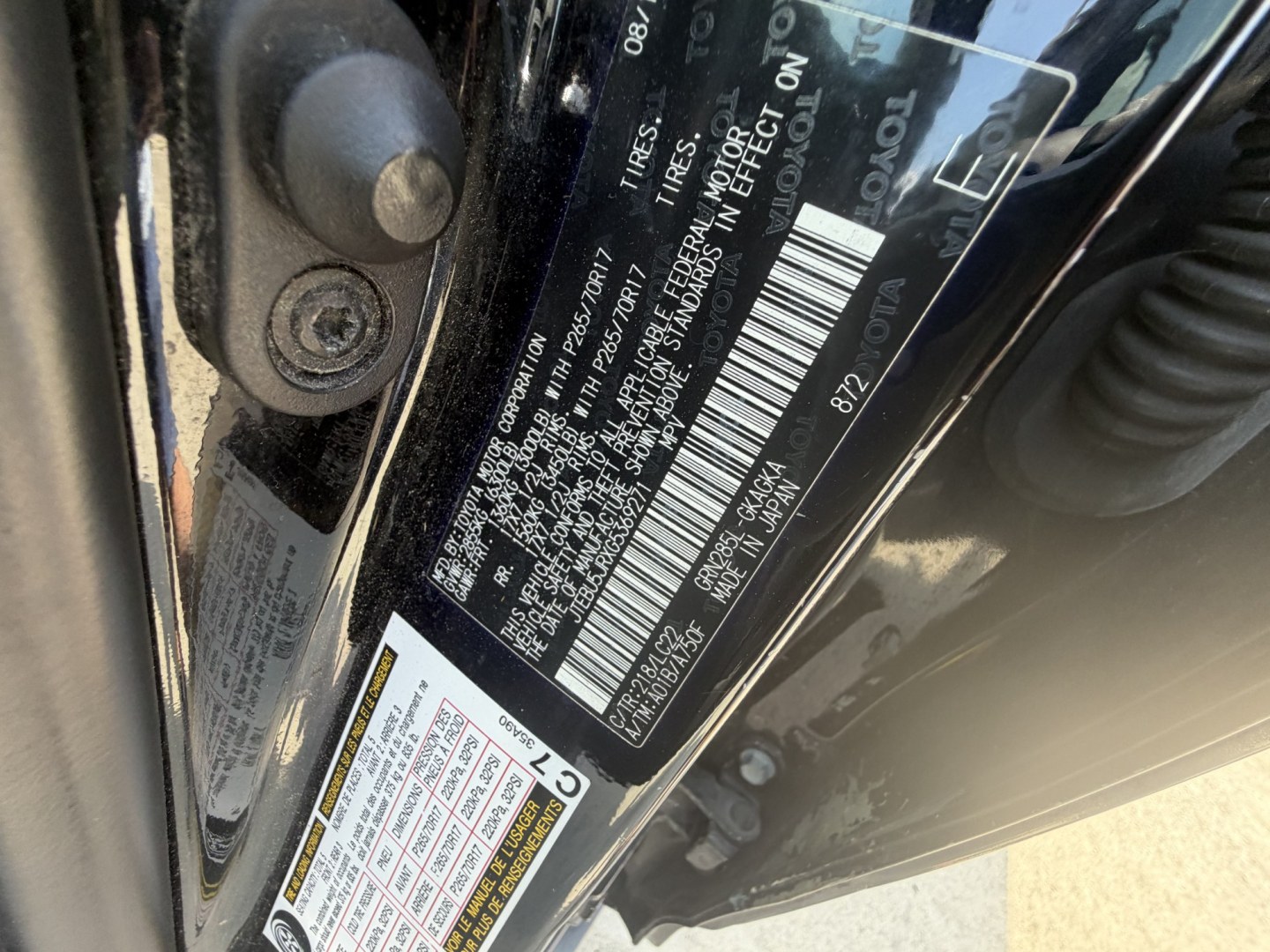 2016 Black Toyota 4Runner TRAIL EDITION SR5 4WD (JTEBU5JRXG5) with an 4.0L V6 DOHC 24V engine, 5A transmission, located at 1687 Business 35 S, New Braunfels, TX, 78130, (830) 625-7159, 29.655487, -98.051491- Photo#18
