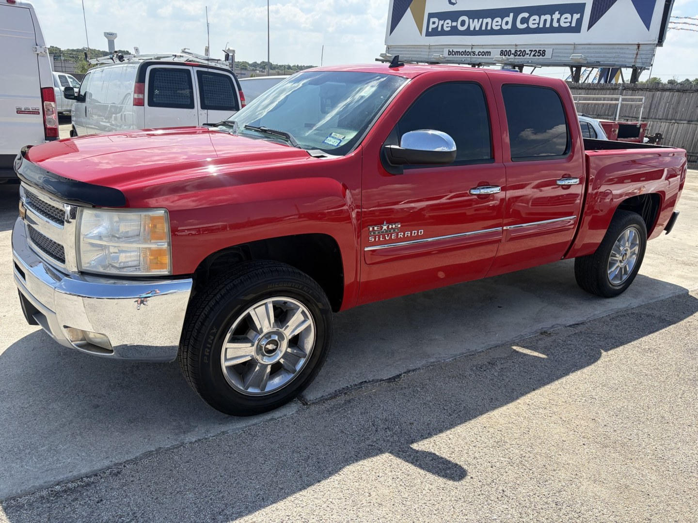 2013 Red Chevrolet Silverado 1500 LT Crew Cab 2WD (3GCPCSE0XDG) with an 5.3L V8 OHV 16V FFV engine, 6-Speed Automatic transmission, located at 1687 Business 35 S, New Braunfels, TX, 78130, (830) 625-7159, 29.655487, -98.051491- Photo#0