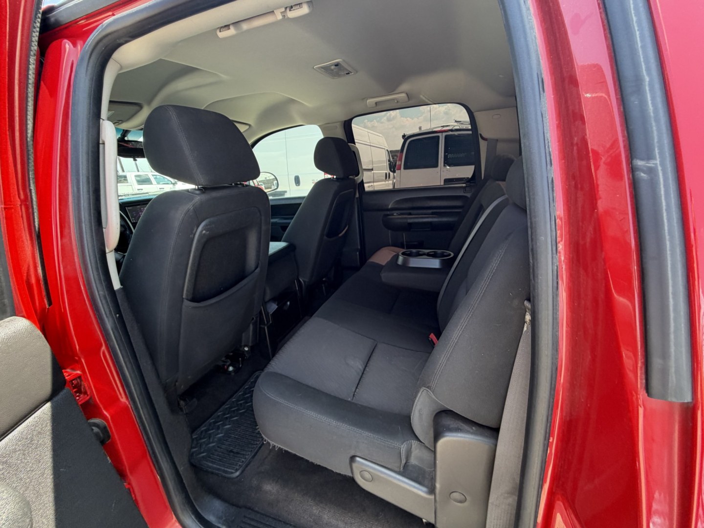 2013 Red Chevrolet Silverado 1500 LT Crew Cab 2WD (3GCPCSE0XDG) with an 5.3L V8 OHV 16V FFV engine, 6-Speed Automatic transmission, located at 1687 Business 35 S, New Braunfels, TX, 78130, (830) 625-7159, 29.655487, -98.051491- Photo#9