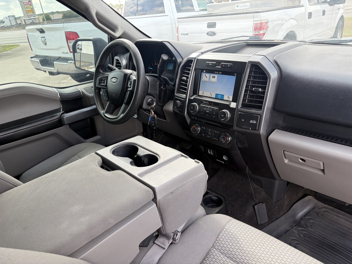 2018 Silver Ford F-150 XLT SuperCrew 5.5-ft. 2WD (1FTEW1E52JF) with an 5.0L V8 OHV 32V engine, 6A transmission, located at 1687 Business 35 S, New Braunfels, TX, 78130, (830) 625-7159, 29.655487, -98.051491- Photo#3