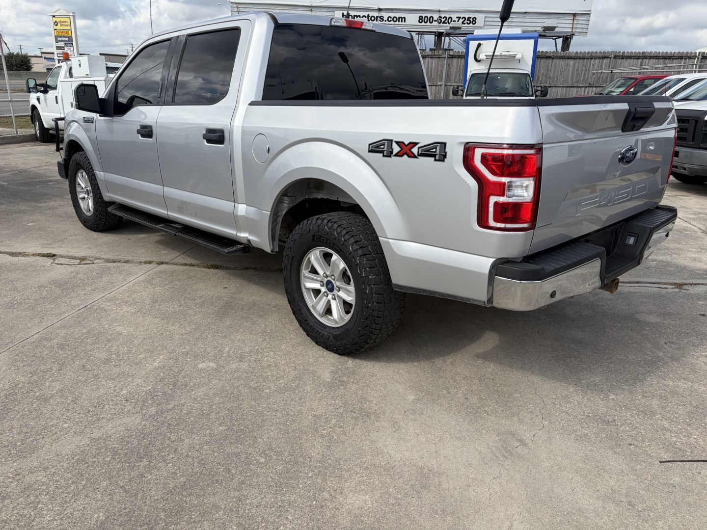 2018 Silver Ford F-150 XLT SuperCrew 5.5-ft. 2WD (1FTEW1E52JF) with an 5.0L V8 OHV 32V engine, 6A transmission, located at 1687 Business 35 S, New Braunfels, TX, 78130, (830) 625-7159, 29.655487, -98.051491- Photo#6