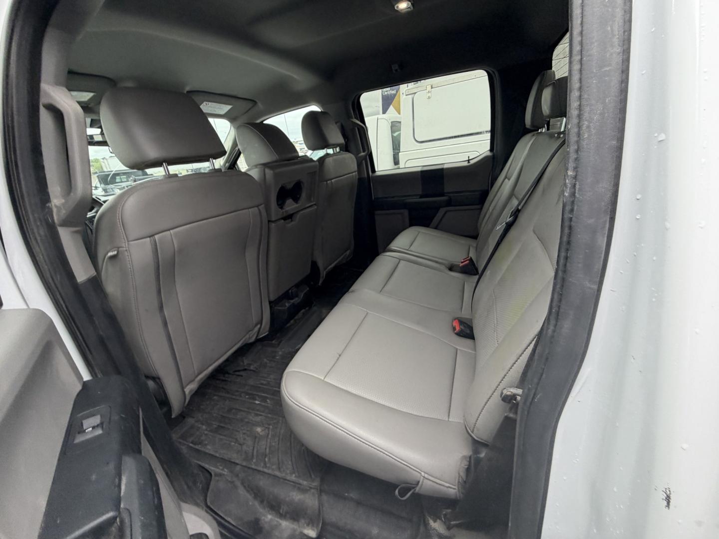 2020 White Ford F-350 SD XL Crew Cab Long Bed DRW 4WD (1FD8W3HT5LE) with an 6.7L V8 OHV 16V DIESEL engine, 6A transmission, located at 1687 Business 35 S, New Braunfels, TX, 78130, (830) 625-7159, 29.655487, -98.051491- Photo#8