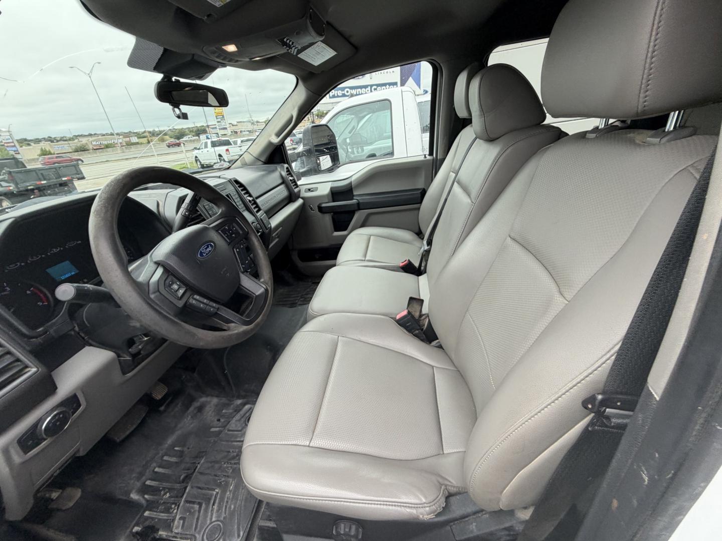 2020 White Ford F-350 SD XL Crew Cab Long Bed DRW 4WD (1FD8W3HT5LE) with an 6.7L V8 OHV 16V DIESEL engine, 6A transmission, located at 1687 Business 35 S, New Braunfels, TX, 78130, (830) 625-7159, 29.655487, -98.051491- Photo#10
