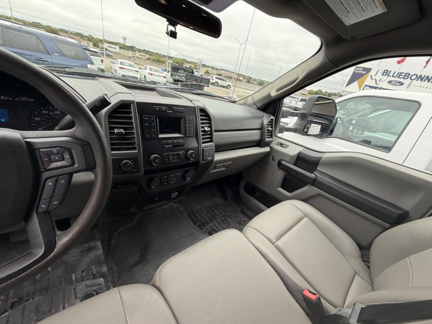 2020 White Ford F-350 SD XL Crew Cab Long Bed DRW 4WD (1FD8W3HT5LE) with an 6.7L V8 OHV 16V DIESEL engine, 6A transmission, located at 1687 Business 35 S, New Braunfels, TX, 78130, (830) 625-7159, 29.655487, -98.051491- Photo#12