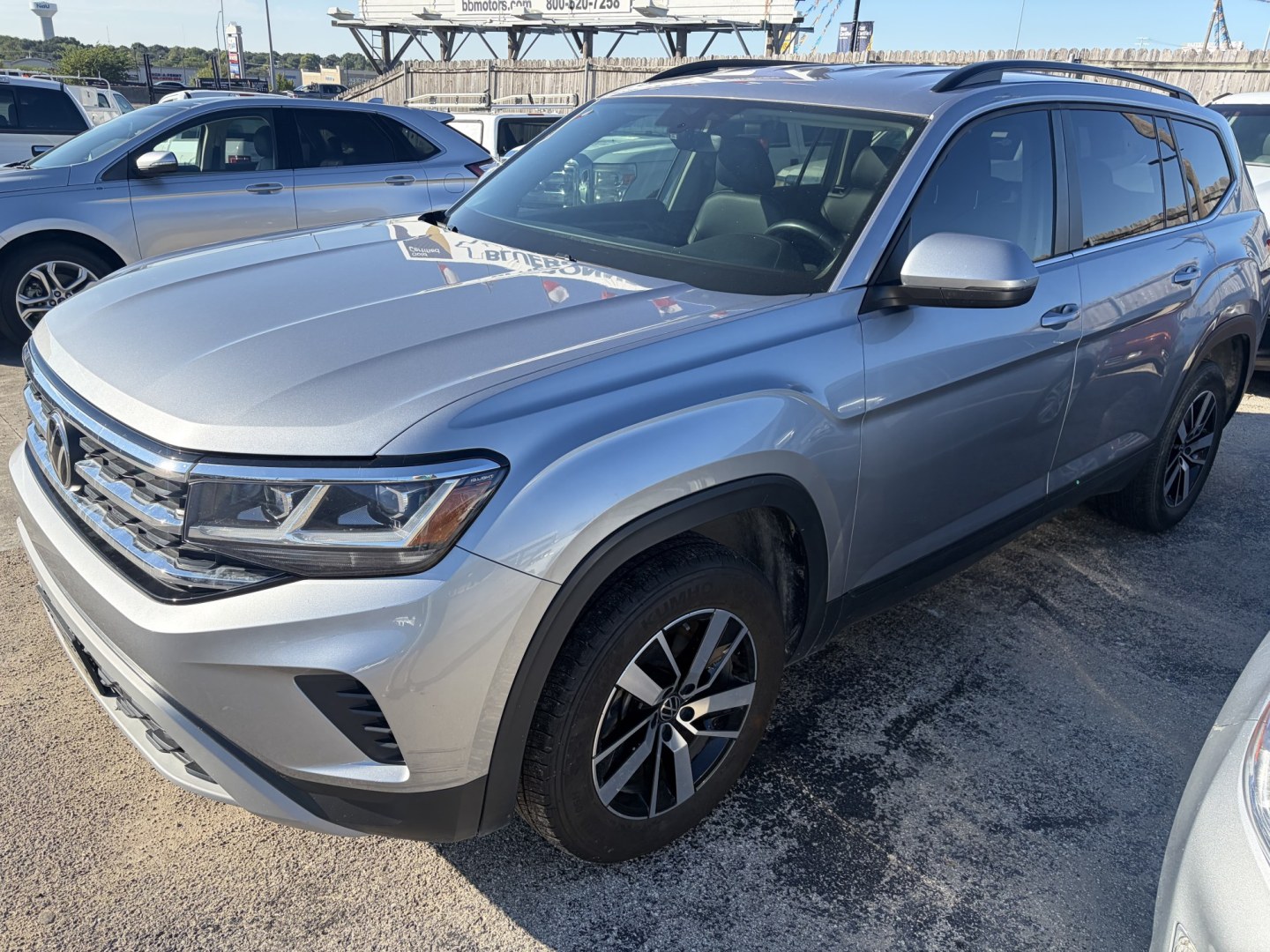 2022 Silver Volkswagen Atlas SE (1V2DP2CA5NC) with an 2.0L L4 DOHC 16V engine, 8A transmission, located at 1687 Business 35 S, New Braunfels, TX, 78130, (830) 625-7159, 29.655487, -98.051491- Photo#0