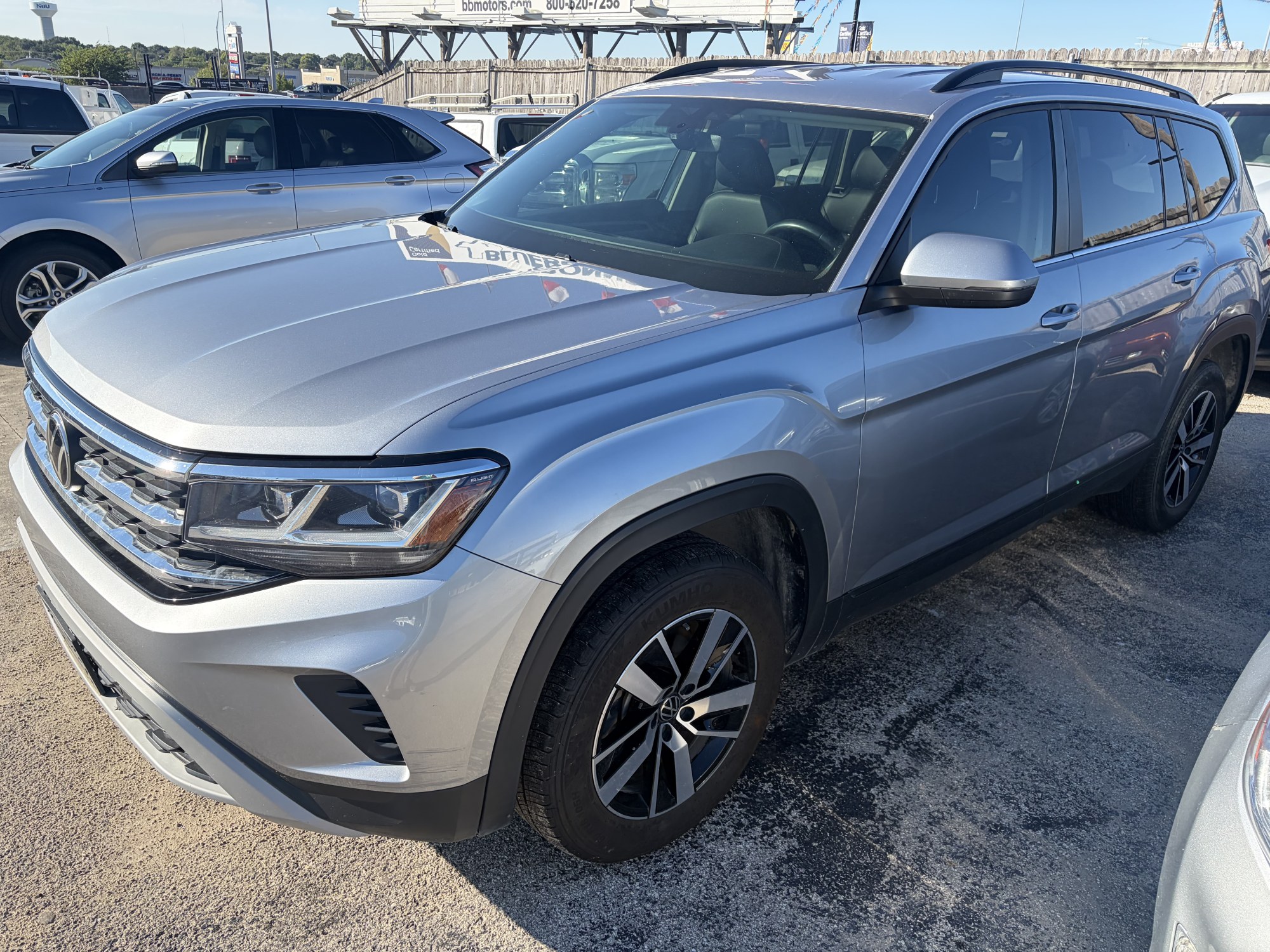 photo of 2022 Volkswagen Atlas SE