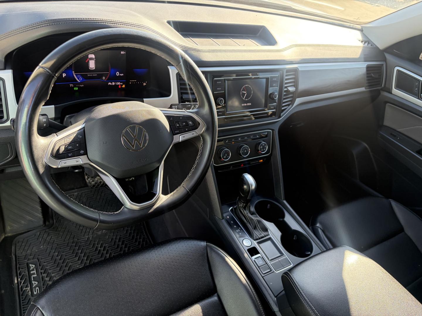 2022 Silver Volkswagen Atlas SE (1V2DP2CA5NC) with an 2.0L L4 DOHC 16V engine, 8A transmission, located at 1687 Business 35 S, New Braunfels, TX, 78130, (830) 625-7159, 29.655487, -98.051491- Photo#12