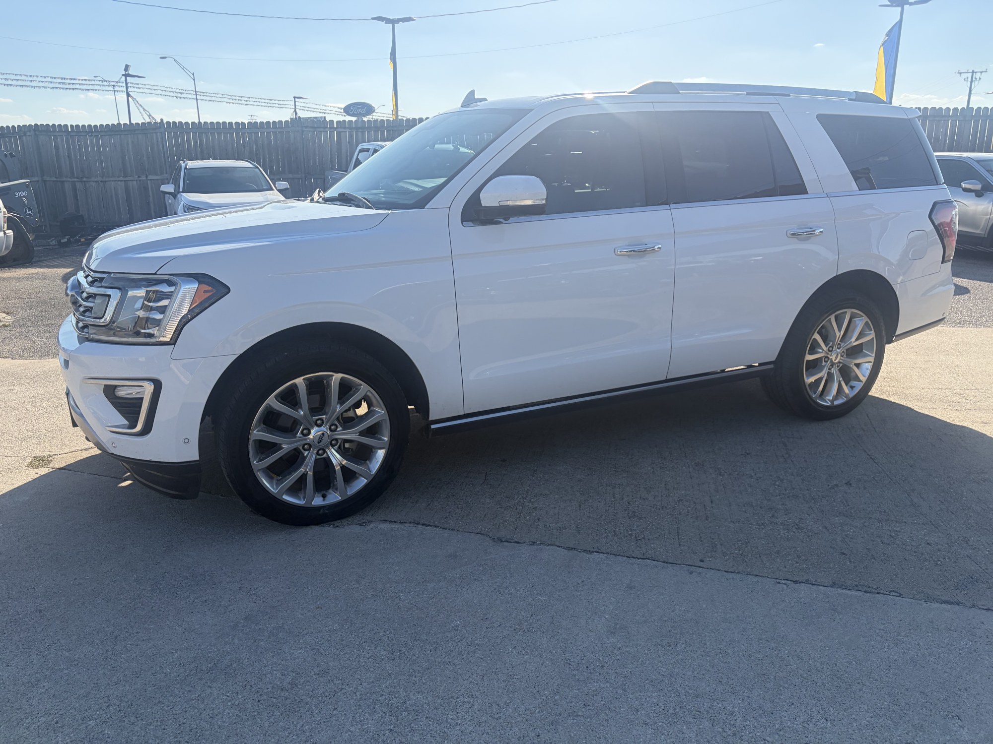 photo of 2018 Ford Expedition Limited 4WD