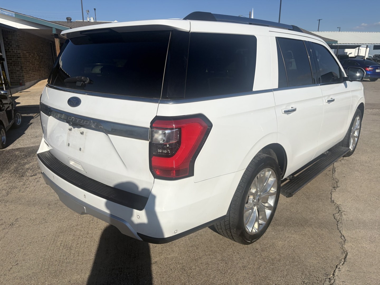 2018 White Ford Expedition Limited 4WD (1FMJU2AT7JE) with an 3.5L V6 DOHC 24V FFV engine, 6A transmission, located at 1687 Business 35 S, New Braunfels, TX, 78130, (830) 625-7159, 29.655487, -98.051491- Photo#6