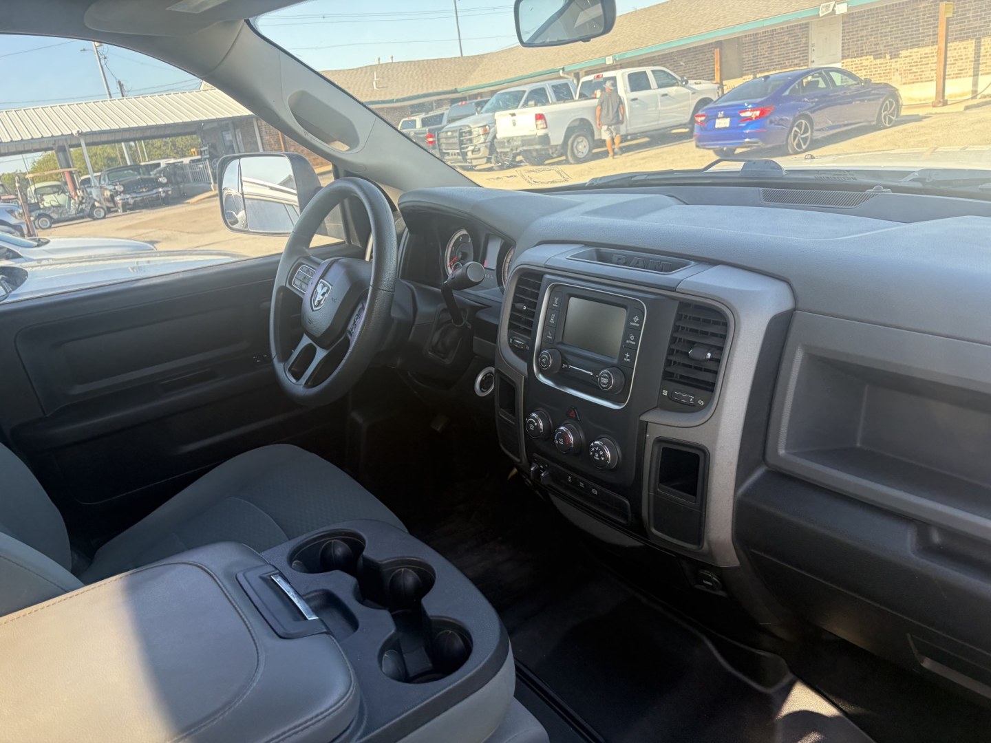 2018 White Ram 2500 Tradesman Crew Cab LWB 2WD (3C6UR4HL4JG) with an 6.7L L6 OHV 24V TURBO DIESEL engine, 6A transmission, located at 1687 Business 35 S, New Braunfels, TX, 78130, (830) 625-7159, 29.655487, -98.051491- Photo#3