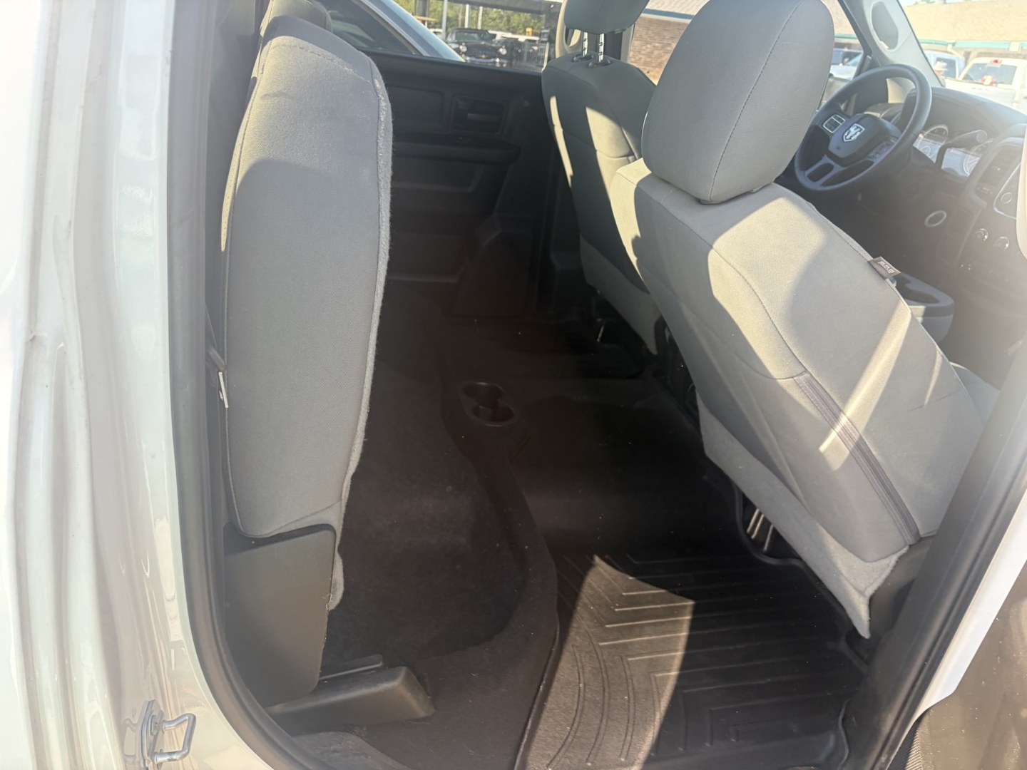 2018 White Ram 2500 Tradesman Crew Cab LWB 2WD (3C6UR4HL4JG) with an 6.7L L6 OHV 24V TURBO DIESEL engine, 6A transmission, located at 1687 Business 35 S, New Braunfels, TX, 78130, (830) 625-7159, 29.655487, -98.051491- Photo#4