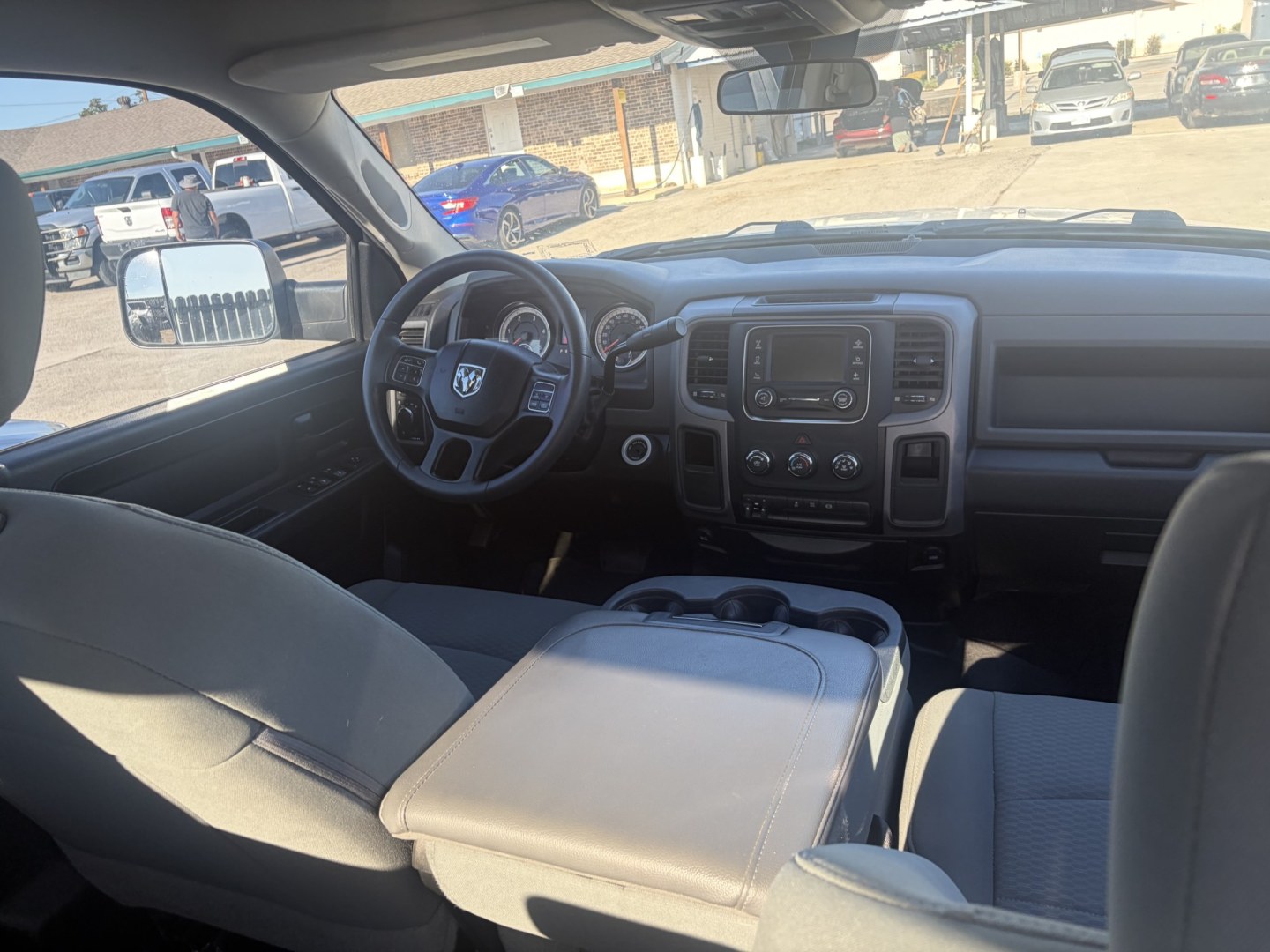 2018 White Ram 2500 Tradesman Crew Cab LWB 2WD (3C6UR4HL4JG) with an 6.7L L6 OHV 24V TURBO DIESEL engine, 6A transmission, located at 1687 Business 35 S, New Braunfels, TX, 78130, (830) 625-7159, 29.655487, -98.051491- Photo#5