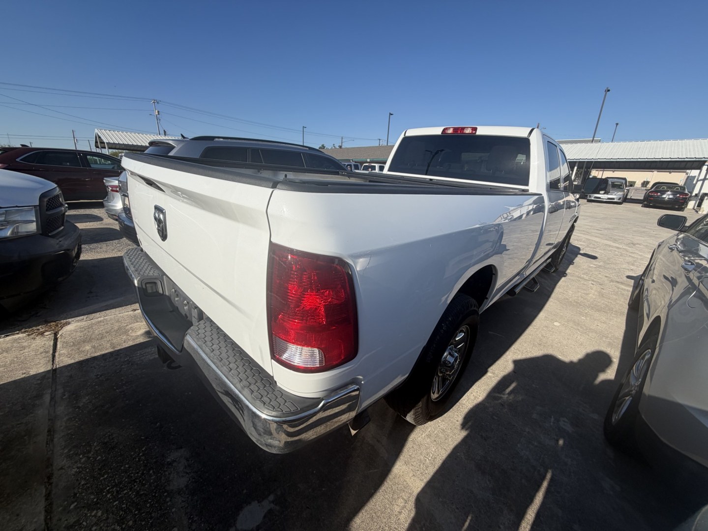 2018 White Ram 2500 Tradesman Crew Cab LWB 2WD (3C6UR4HL4JG) with an 6.7L L6 OHV 24V TURBO DIESEL engine, 6A transmission, located at 1687 Business 35 S, New Braunfels, TX, 78130, (830) 625-7159, 29.655487, -98.051491- Photo#7