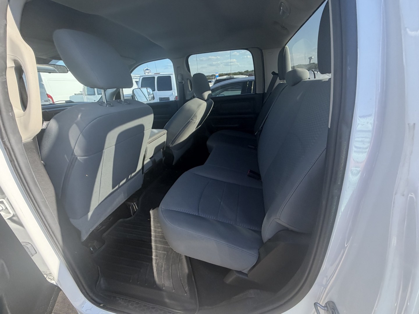 2018 White Ram 2500 Tradesman Crew Cab LWB 2WD (3C6UR4HL4JG) with an 6.7L L6 OHV 24V TURBO DIESEL engine, 6A transmission, located at 1687 Business 35 S, New Braunfels, TX, 78130, (830) 625-7159, 29.655487, -98.051491- Photo#11