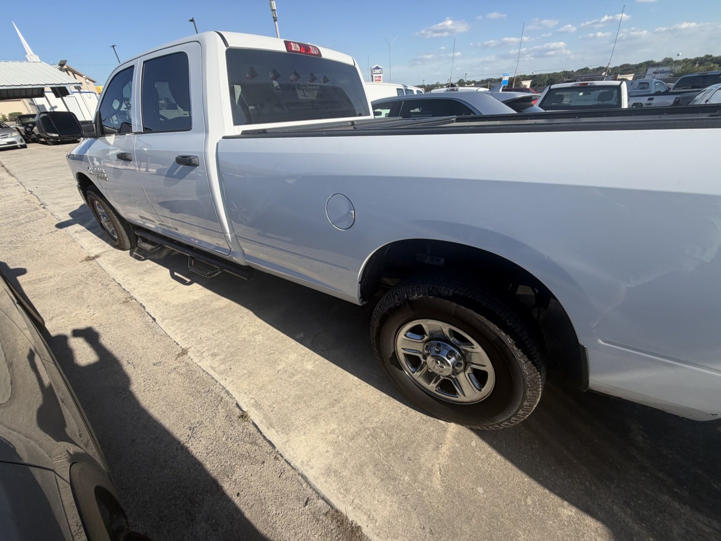 2018 White Ram 2500 Tradesman Crew Cab LWB 2WD (3C6UR4HL4JG) with an 6.7L L6 OHV 24V TURBO DIESEL engine, 6A transmission, located at 1687 Business 35 S, New Braunfels, TX, 78130, (830) 625-7159, 29.655487, -98.051491- Photo#10