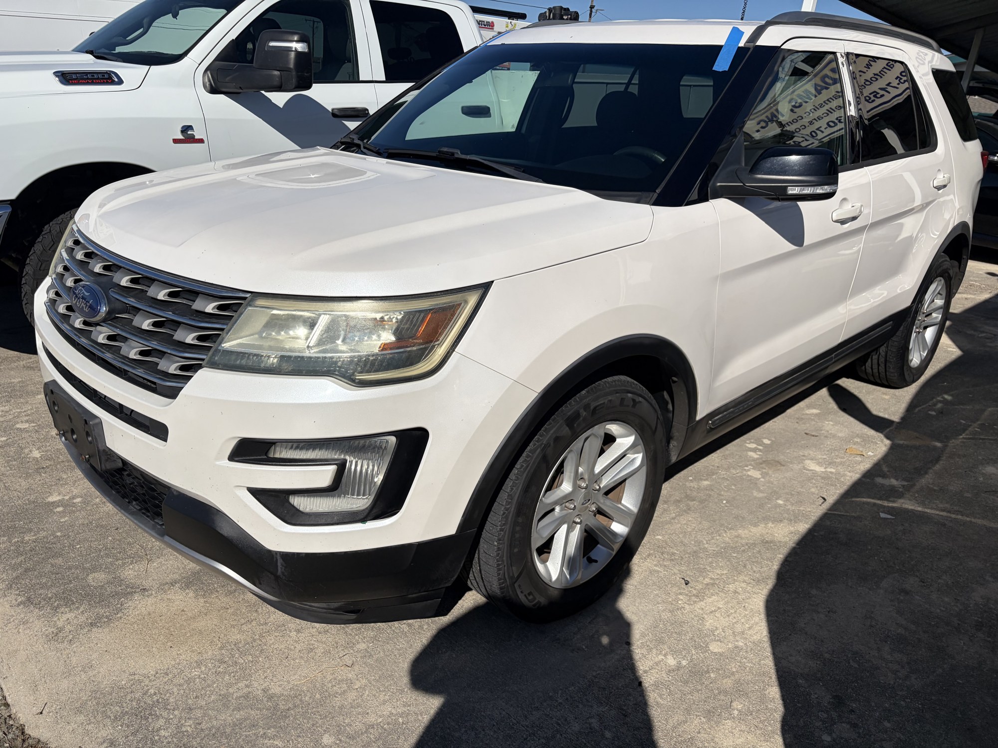 photo of 2017 Ford Explorer XLT FWD