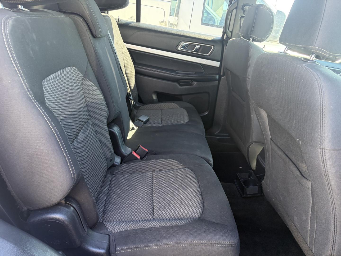 2017 White Ford Explorer XLT FWD (1FM5K7DH5HG) with an 2.3L L4 DOHC 16V engine, 6A transmission, located at 1687 Business 35 S, New Braunfels, TX, 78130, (830) 625-7159, 29.655487, -98.051491- Photo#7