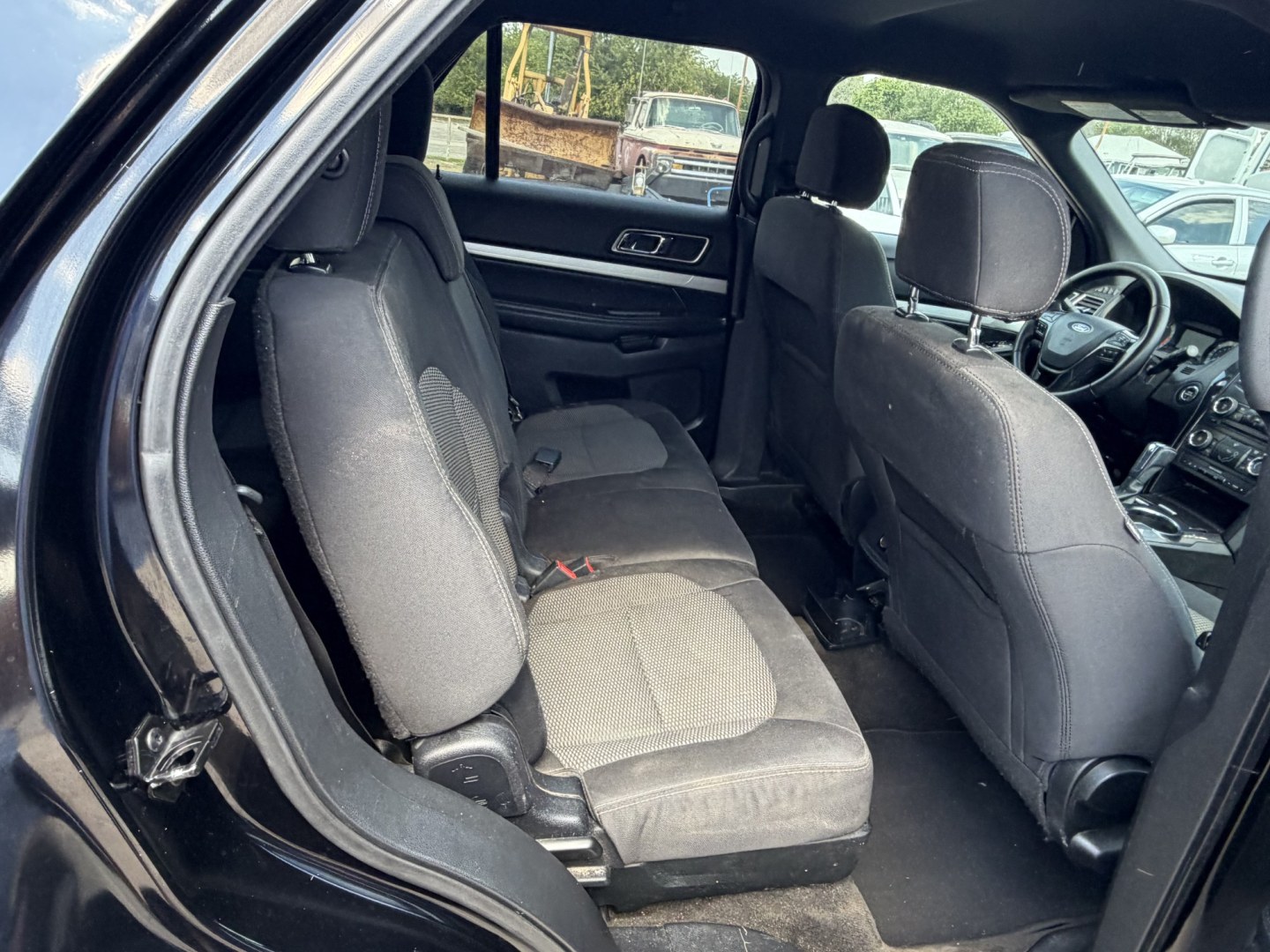 2017 Ford Explorer XLT FWD (1FM5K7DH4HG) with an 2.3L L4 DOHC 16V engine, 6A transmission, located at 1687 Business 35 S, New Braunfels, TX, 78130, (830) 625-7159, 29.655487, -98.051491- Photo#4