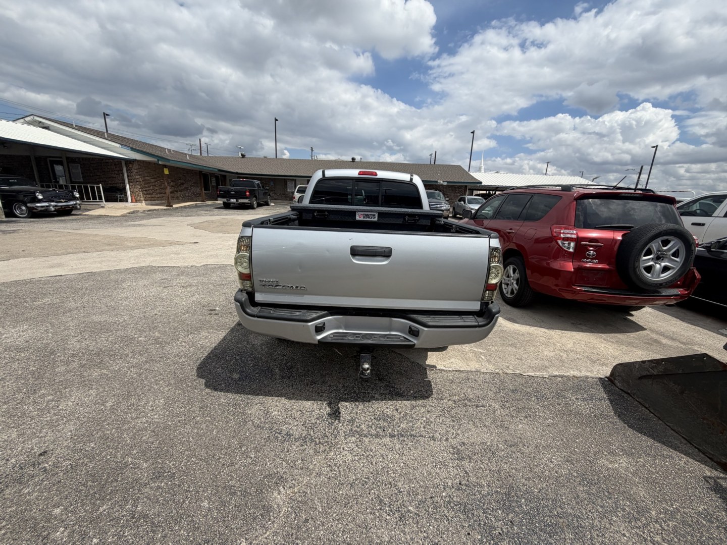 2013 Silver Toyota Tacoma Regular Cab 4WD (5TFPX4EN7DX) with an 2.7L L4 DOHC 16V engine, 5-Speed Manual transmission, located at 1687 Business 35 S, New Braunfels, TX, 78130, (830) 625-7159, 29.655487, -98.051491- Photo#5