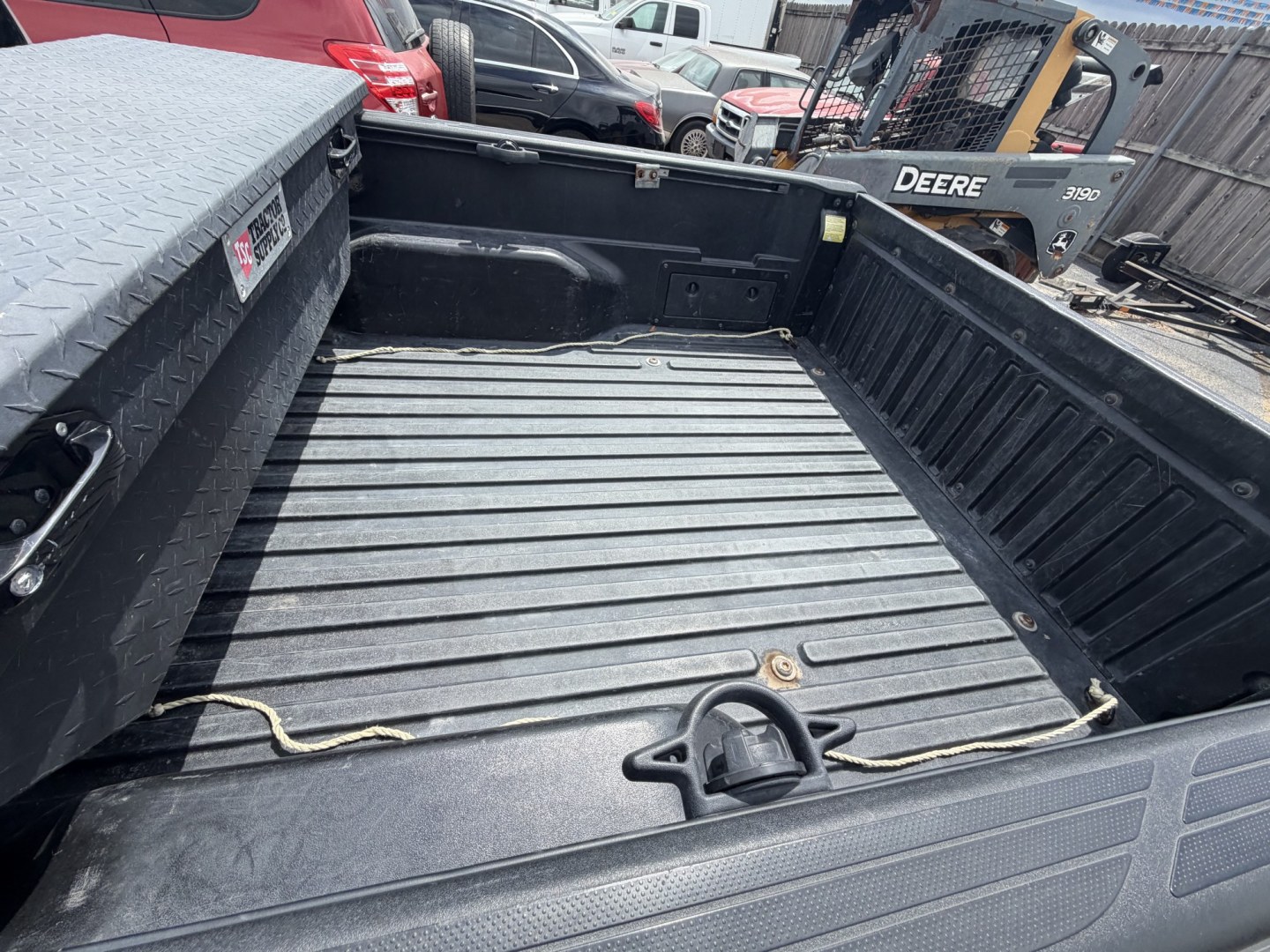 2013 Silver Toyota Tacoma Regular Cab 4WD (5TFPX4EN7DX) with an 2.7L L4 DOHC 16V engine, 5-Speed Manual transmission, located at 1687 Business 35 S, New Braunfels, TX, 78130, (830) 625-7159, 29.655487, -98.051491- Photo#7