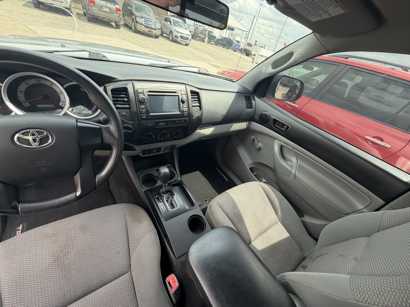 2013 Silver Toyota Tacoma Regular Cab 4WD (5TFPX4EN7DX) with an 2.7L L4 DOHC 16V engine, 5-Speed Manual transmission, located at 1687 Business 35 S, New Braunfels, TX, 78130, (830) 625-7159, 29.655487, -98.051491- Photo#10