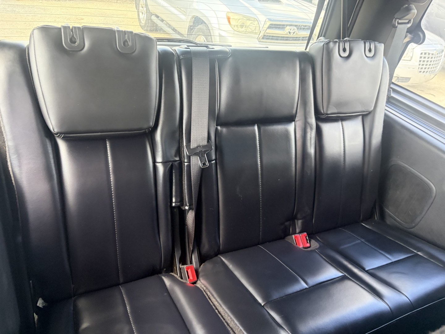 2017 White Ford Expedition Platinum 2WD (1FMJU1LT9HE) with an 3.5L V6 DOHC 24V FFV engine, 6A transmission, located at 1687 Business 35 S, New Braunfels, TX, 78130, (830) 625-7159, 29.655487, -98.051491- Photo#6