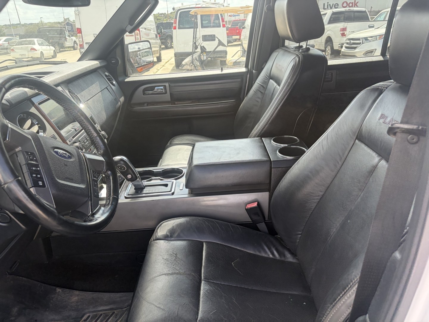 2017 White Ford Expedition Platinum 2WD (1FMJU1LT9HE) with an 3.5L V6 DOHC 24V FFV engine, 6A transmission, located at 1687 Business 35 S, New Braunfels, TX, 78130, (830) 625-7159, 29.655487, -98.051491- Photo#14