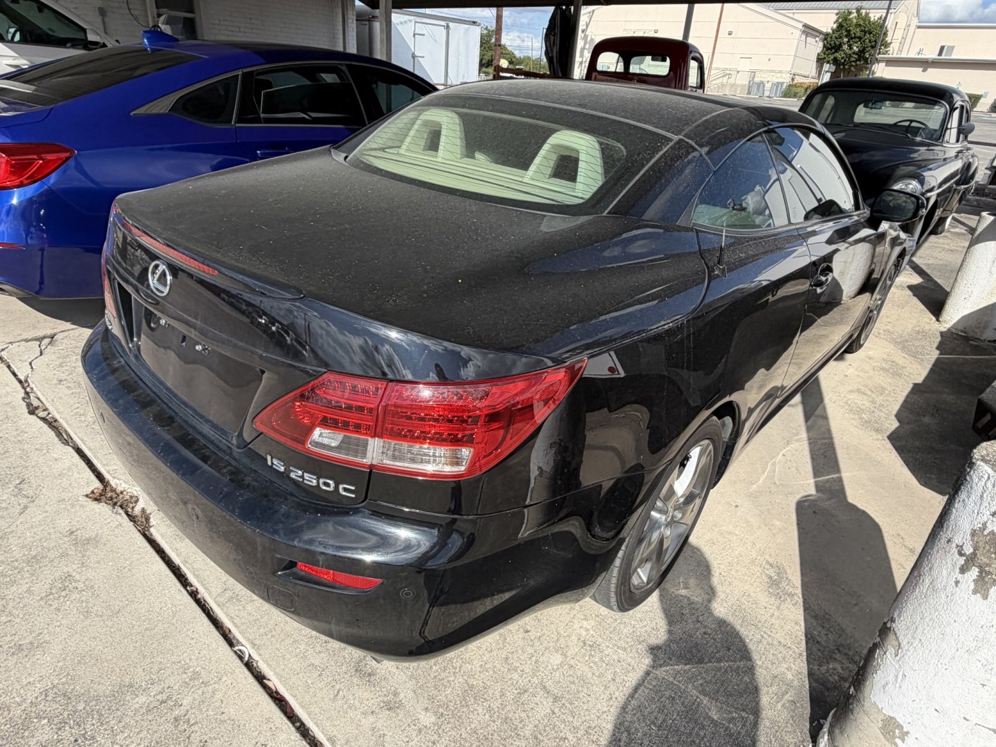 2010 Black Lexus IS C IS 250C (JTHFF2C20A2) , 6A transmission, located at 1687 Business 35 S, New Braunfels, TX, 78130, (830) 625-7159, 29.655487, -98.051491- Photo#5