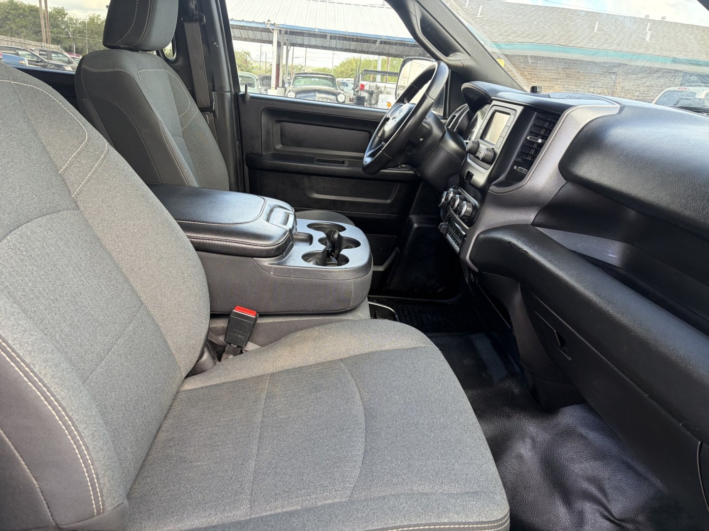 2022 White Ram 2500 Tradesman Crew Cab LWB 4WD (3C6UR5HJ8NG) with an 6.4L V8 engine, 6A transmission, located at 1687 Business 35 S, New Braunfels, TX, 78130, (830) 625-7159, 29.655487, -98.051491- Photo#2